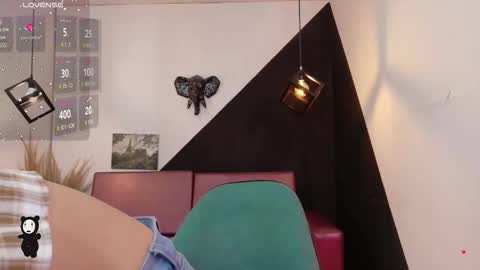 Snapshot of perla_campbell chatting on 17, 10, 2025 online show from 17, 10, 2025