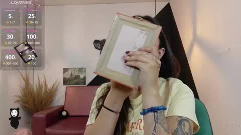 Snapshot of perla_campbell chatting on 17, 11, 2025 online show from 17, 11, 2025