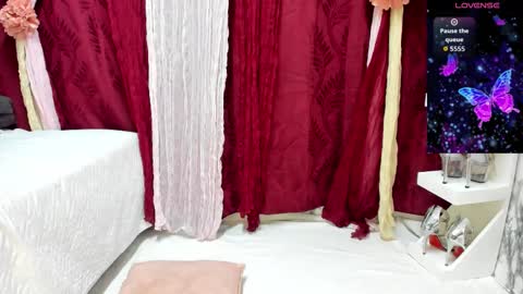 Perla Thompson online show from 24, 10, 2025