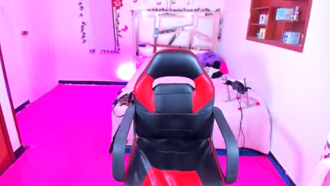 PERLA online show from 18, 4, 2026