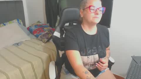 Snapshot of perlagoloza05 chatting on 3, 12, 2024 goloza online show from 3, 12, 2024