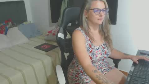 Snapshot of perlagoloza05 chatting on 18, 12, 2024 goloza online show from 18, 12, 2024