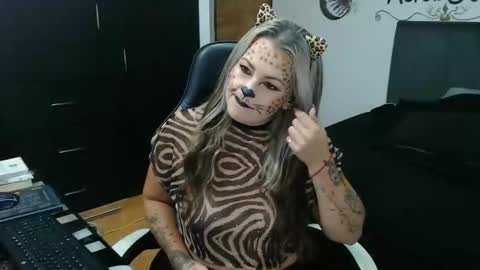 Snapshot of perlagoloza05 chatting on 1, 11, 2025 goloza online show from 1, 11, 2025