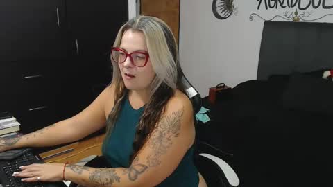 Snapshot of perlagoloza05 chatting on 4, 11, 2025 goloza online show from 4, 11, 2025