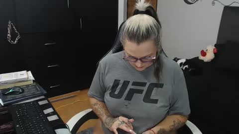 Snapshot of perlagoloza05 chatting on 10, 11, 2025 goloza online show from 10, 11, 2025