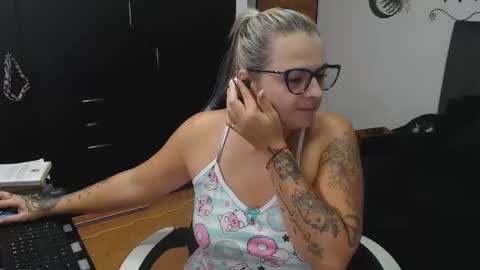 Snapshot of perlagoloza05 chatting on 11, 11, 2025 goloza online show from 11, 11, 2025