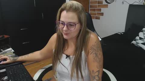 Snapshot of perlagoloza05 chatting on 18, 11, 2025 goloza online show from 18, 11, 2025