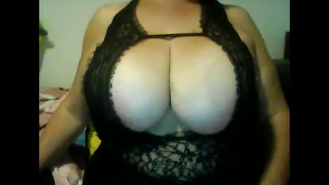 perlita070822 online show from 8, 1, 2025