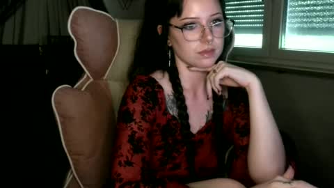 Snapshot of persephones_garden chatting on 8, 7, 2026 Persephone online show from 8, 7, 2026