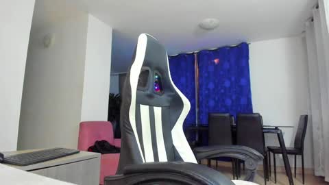 Snapshot of peter_coleman chatting on 22, 12, 2024 PeterColeman online show from 22, 12, 2024