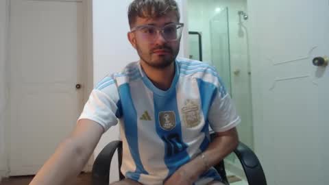 Snapshot of peter_x_annaud chatting on 4, 2, 2025 FELIPE online show from 4, 2, 2025