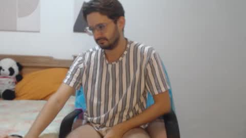 Snapshot of peter_x_annaud chatting on 8, 10, 2025 FELIPE online show from 8, 10, 2025