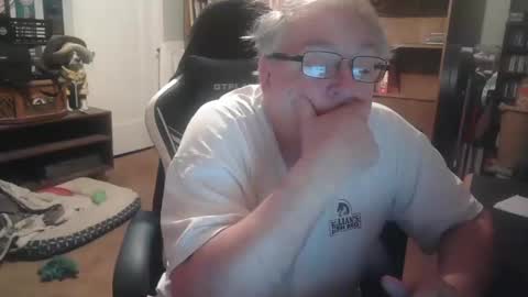 Snapshot of peterinohio57 chatting on 20, 10, 2025 peterinohio57 online show from 20, 10, 2025