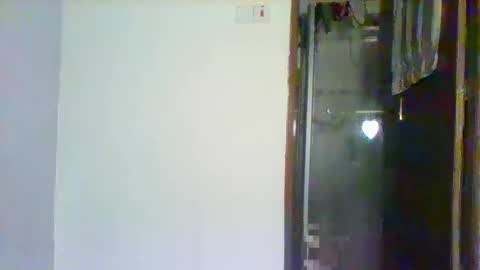 Snapshot of petite_ariana chatting on 27, 5, 2026 ariana online show from 27, 5, 2026