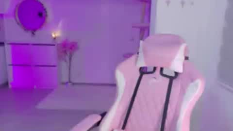 petite_marie_ online show from 19, 6, 2026