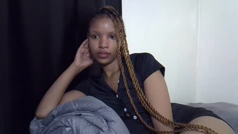 petite_melinda online show from 22, 7, 2026