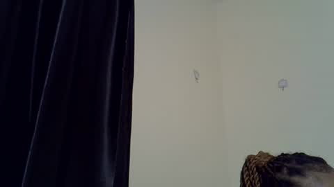 petite_melinda online show from 25, 7, 2026