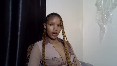 petite_melinda online show from 26, 7, 2026