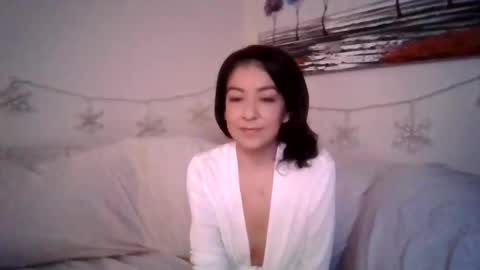 petite treat  online show from 21, 12, 2025