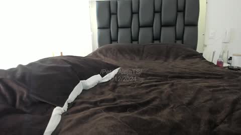 PetiteAlejaTs online show from 31, 12, 2024