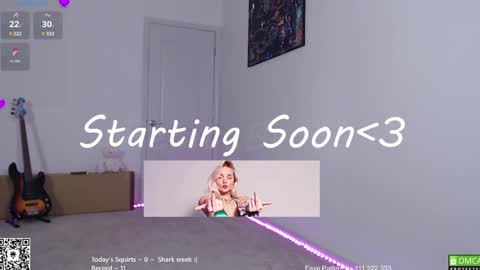 Snapshot of petitebrat chatting on 31, 12, 2024 PiperAvery online show from 31, 12, 2024