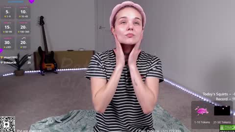 Snapshot of petitebrat chatting on 8, 1, 2025 PiperAvery online show from 8, 1, 2025