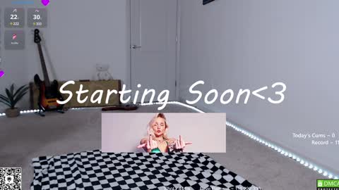 Snapshot of petitebrat chatting on 31, 1, 2025 PiperAvery online show from 31, 1, 2025