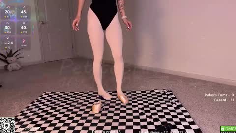 Snapshot of petitebrat chatting on 31, 10, 2025 PiperAvery online show from 31, 10, 2025