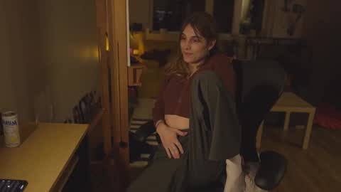 Snapshot of petitecut chatting on 22, 12, 2025 caracal online show from 22, 12, 2025