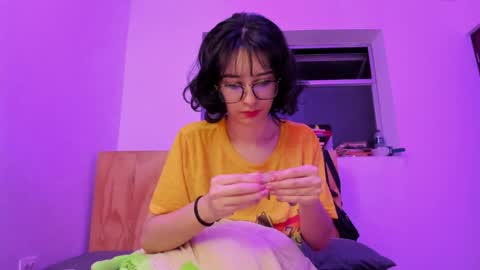 Snapshot of petitee_lunna chatting on 19, 12, 2024 Lunna online show from 19, 12, 2024
