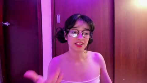 Snapshot of petitee_lunna chatting on 30, 12, 2024 Lunna online show from 30, 12, 2024
