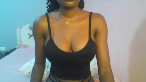 Snapshot of petiteediva chatting on 14, 6, 2026 diva online show from 14, 6, 2026