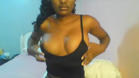 Snapshot of petiteediva chatting on 17, 6, 2026 diva online show from 17, 6, 2026