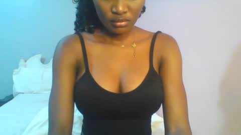 Snapshot of petiteediva chatting on 22, 6, 2026 diva online show from 22, 6, 2026