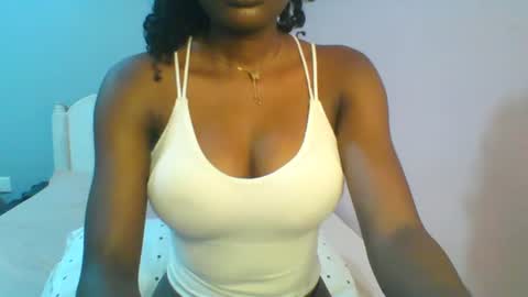 Snapshot of petiteediva chatting on 23, 6, 2026 diva online show from 23, 6, 2026
