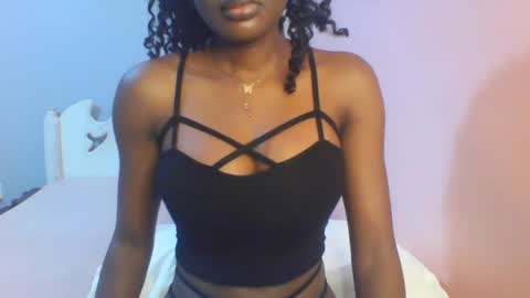 Snapshot of petiteediva chatting on 25, 6, 2026 diva online show from 25, 6, 2026