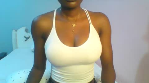 Snapshot of petiteediva chatting on 27, 6, 2026 diva online show from 27, 6, 2026