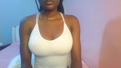 Snapshot of petiteediva chatting on 3, 7, 2026 diva online show from 3, 7, 2026