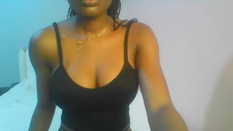 Snapshot of petiteediva chatting on 7, 7, 2026 diva online show from 7, 7, 2026
