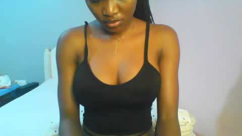 Snapshot of petiteediva chatting on 14, 7, 2026 diva online show from 14, 7, 2026