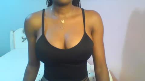 Snapshot of petiteediva chatting on 24, 7, 2026 diva online show from 24, 7, 2026