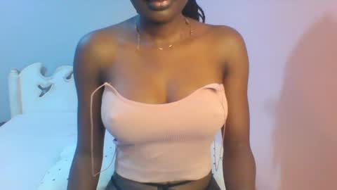 Snapshot of petiteediva chatting on 26, 7, 2026 diva online show from 26, 7, 2026