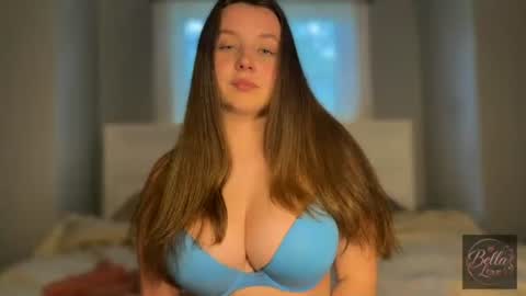 Snapshot of petitegirluvsdick chatting on 16, 6, 2026 Bella online show from 16, 6, 2026
