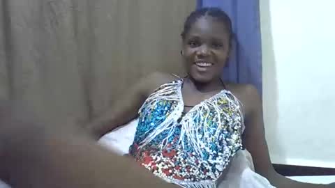 Snapshot of petiteslim2 chatting on 7, 4, 2026 petiteslim2 online show from 7, 4, 2026