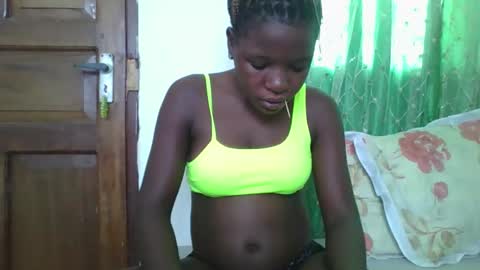 petitesweetchiq online show from 2, 2, 2026