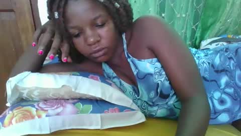 petitesweetchiq online show from 23, 2, 2026