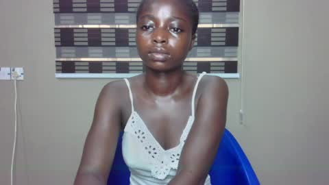 petitexxebony online show from 17, 5, 2026