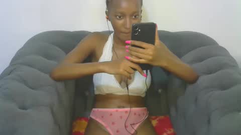 petitpearl online show from 14, 2, 2025