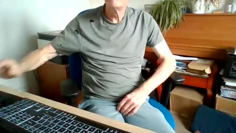 petitwilly online show from 8, 6, 2026