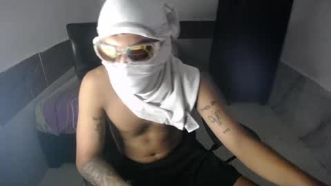 petty_boy777 online show from 28, 4, 2026